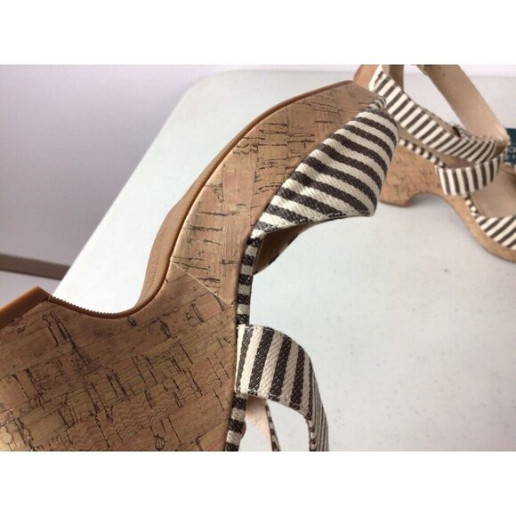 Attention Wedge Sandals Womens 8 New - Picture 4 of 8